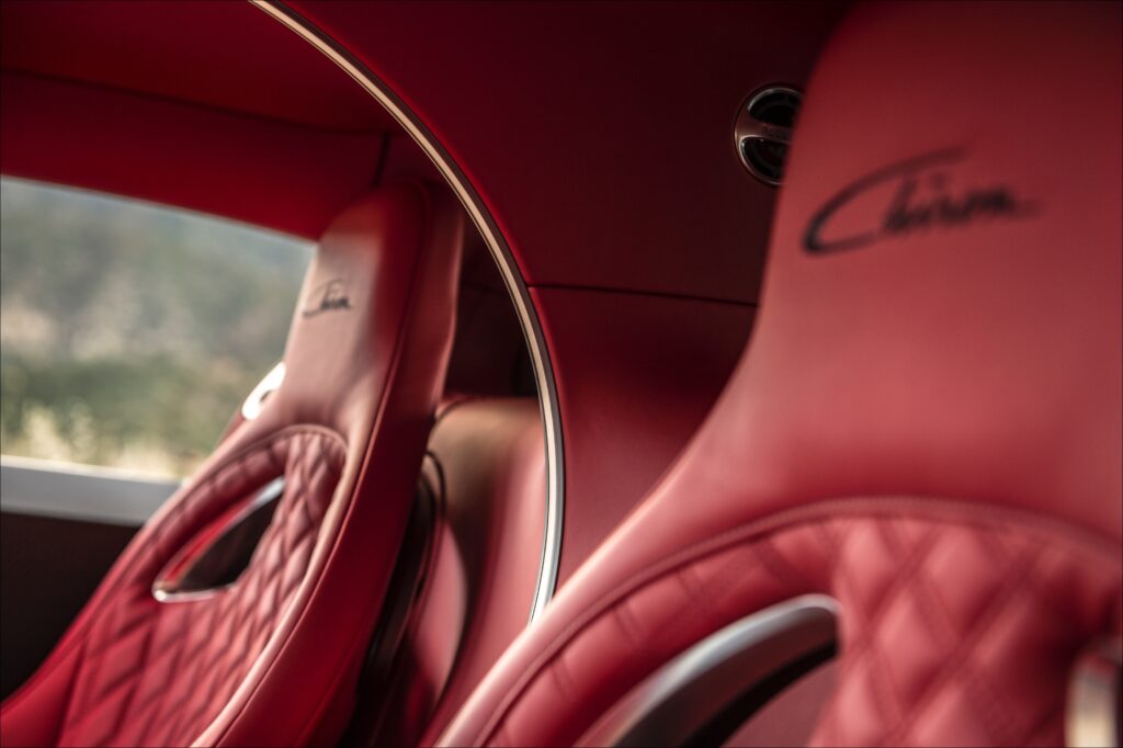 Bugatti curve is employed along interior centerline, growing more pronounced toward the engine bulkhead. 